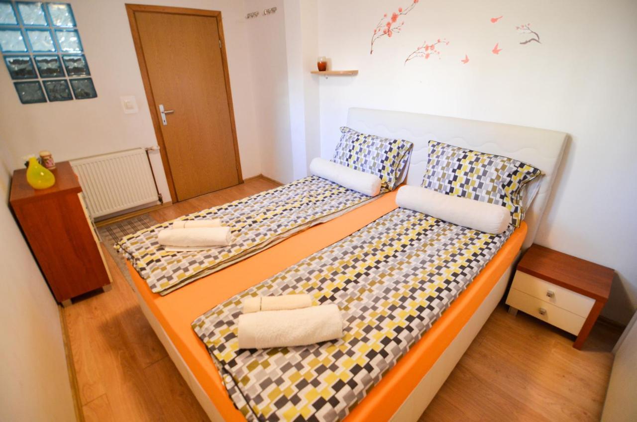 Blacksmith Apartment + Free Private Parking Sarajevo Bagian luar foto